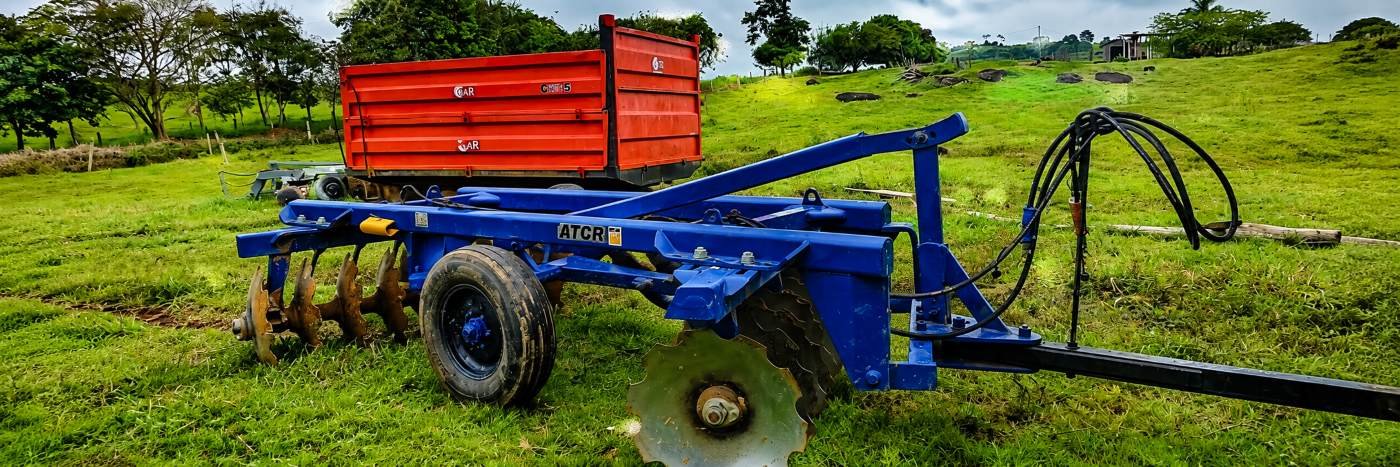Arado mecânico usado na mecanização agrícola em Rondônia