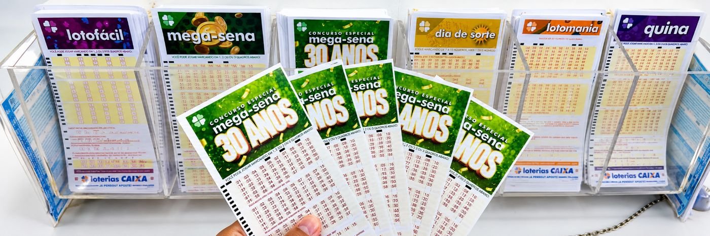 Volantes da Mega-Sena de R$ 300 milhões em balcão de lotérica