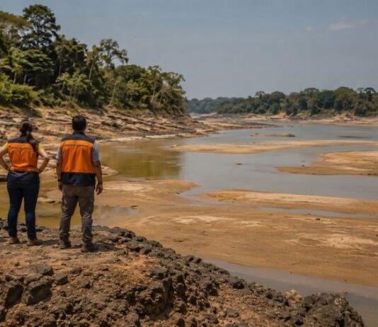 Seca em Porto Velho mobiliza Defesa Civil para reduzir impactos no Madeira Seca em Porto Velho mostra rio Madeira com margem exposta durante monitoramento da Defesa Civil
