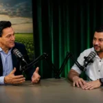 Douglas Bener fala sobre maquinários, Porteira Adentro e apoio ao produtor rural Douglas Bener e Isaías Sena durante entrevista sobre agricultura familiar em Porto Velho no RuralCast