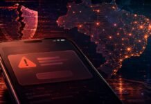 Defesa Civil Alerta é retirado do ar após invasão e disparo falso Celular exibe aviso de emergência após invasão ao sistema Defesa Civil Alerta no Brasil