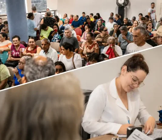 Cacoal inicia mutirão de saúde com consultas e exames em 11 especialidades Ambiente de saúde organizado representa atendimentos do Cacoal Mais Saúde no Hospital Municipal