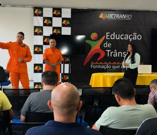 Motoristas do Detran-RO recebem capacitação para emergências Motoristas participam de capacitação sobre primeiros socorros no trânsito em Porto Velho.
