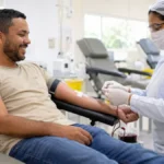 Doadores são convocados para reforçar Hemorrede de Rondônia Estoque de sangue mobiliza doadores em hemocentro público de Rondônia