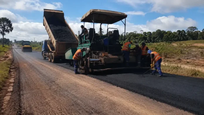 Obra na RO-473 entre Teixeirópolis e Urupá Obra na RO-473 entre Teixeirópolis e Urupá
