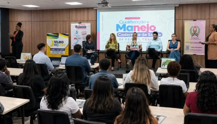 Oficina sobre Caderneta de Saúde das Pessoas Trans reúne representantes públicos e sociedade civil em Porto Velho