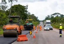 BR-364 terá Pare e Siga em vários trechos até sábado Pare e Siga na BR-364 durante serviço de recuperação do pavimento em Rondônia