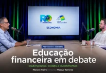 PodRondônia Economia debate inadimplência, investimentos e educação financeira PodRondônia Economia em estúdio durante debate sobre educação financeira, inadimplência, investimentos e cenário econômico