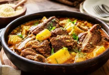 Vaca atolada mineira: costela macia com mandioca e caldo encorpado Vaca atolada mineira com costela bovina, mandioca e caldo encorpado em panela rústica