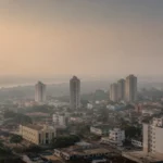 Fumaça volta ao horizonte de Porto Velho; Censipam explica origem Fumaça em Porto Velho reduz a visibilidade no horizonte da capital