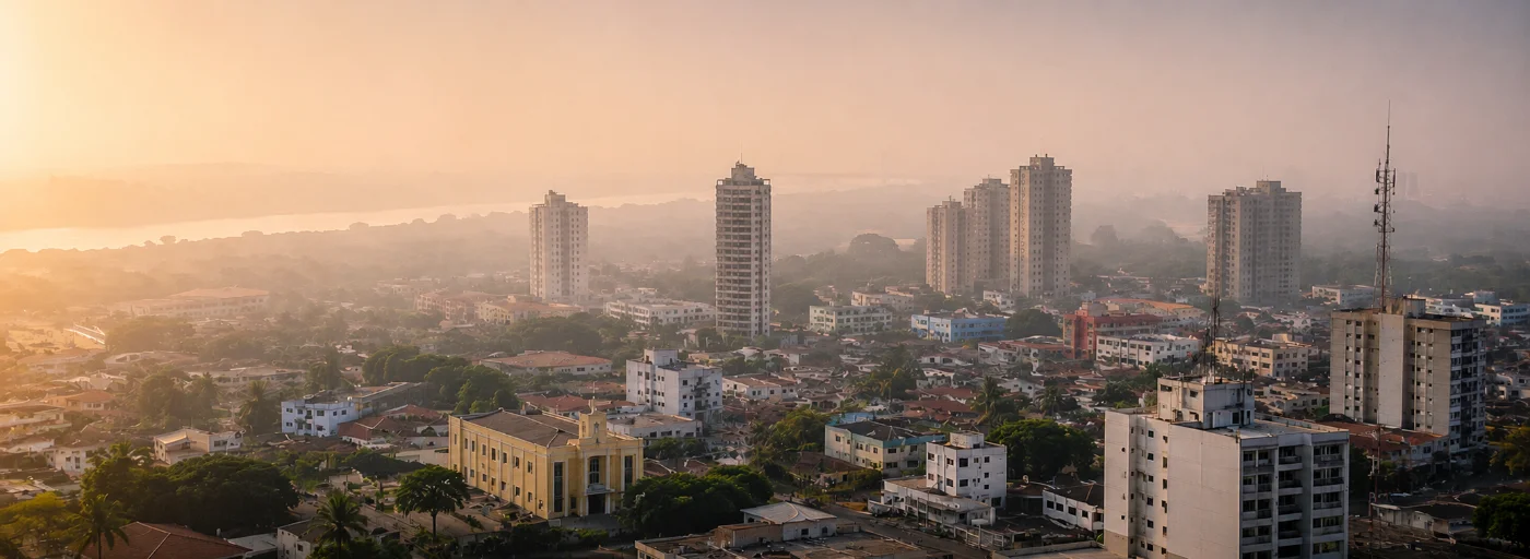 Horizonte de Porto Velho com fumaça e visibilidade reduzida sobre a área urbana