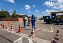 João Goulart vira preferencial no cruzamento com a Afonso Pena Trabalhadores realizam adequações no cruzamento da João Goulart com a Afonso Pena em Porto Velho