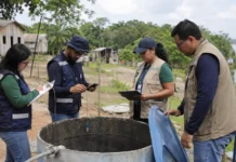Porto Velho mapeia comunidades e avalia poços para estiagem Equipe técnica avalia reservatório durante o planejamento de medidas contra a estiagem em Porto Velho.