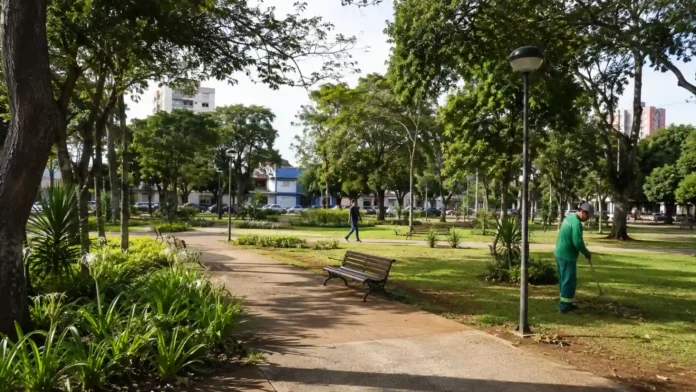 Praça urbana de Porto Velho relacionada ao programa Adote uma Praça