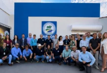 APRON inaugura primeira sede em Porto Velho Grupo reunido em frente à primeira sede da APRON em Porto Velho.