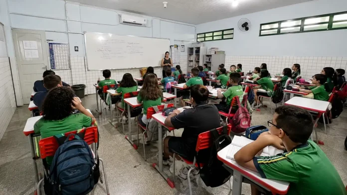 Professores convocados em Porto Velho para atuação temporária na rede municipal de ensino.