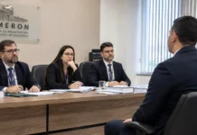 Concurso de cartórios reúne 98 candidatos na prova oral em Rondônia Candidato participa da prova oral do concurso de cartórios diante de banca examinadora na Emeron, em Rondônia.