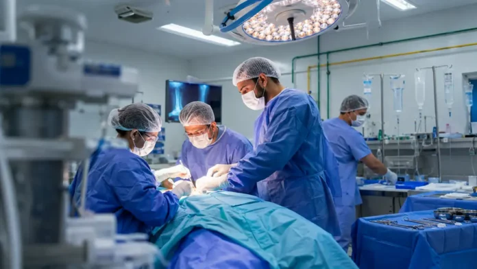 Cirurgias ortopédicas em Rondônia com equipe médica em centro cirúrgico