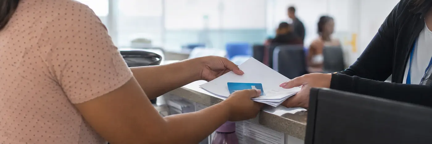 Cadastro com entrega de documentos para exames gratuitos em Jaru
