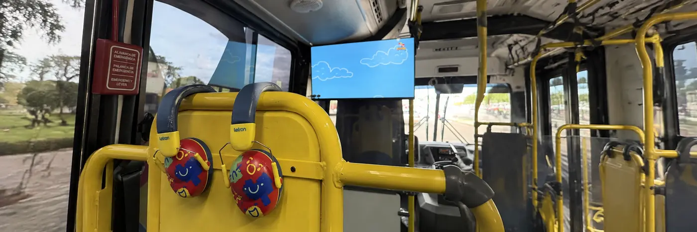 Abafadores utilizados no transporte inclusivo em Porto Velho para pessoas com TEA
