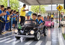 Agente Mirim leva cerca de 50 alunos à minicidade em Porto Velho Agente Mirim no Trânsito: ilustração de minicidade educativa com crianças e minicarros; não é registro fotográfico do evento