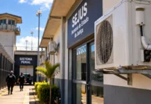 Pregão de R$ 2,57 milhões prevê 368 aparelhos para climatização da Sejus Climatização da Sejus em imagem editorial de estrutura institucional com aparelho de ar-condicionado