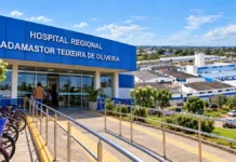 Rondônia abre chamamento de R$ 119,6 milhões para gestão do complexo hospitalar de Vilhena Fachada do hospital de Vilhena em composição editorial sobre o chamamento para gestão do complexo hospitalar
