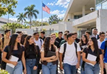 Seduc abre inscrições para intercâmbio estudantil nos Estados Unidos Estudantes em ambiente internacional representam intercâmbio estudantil da Seduc de Rondônia para os Estados Unidos