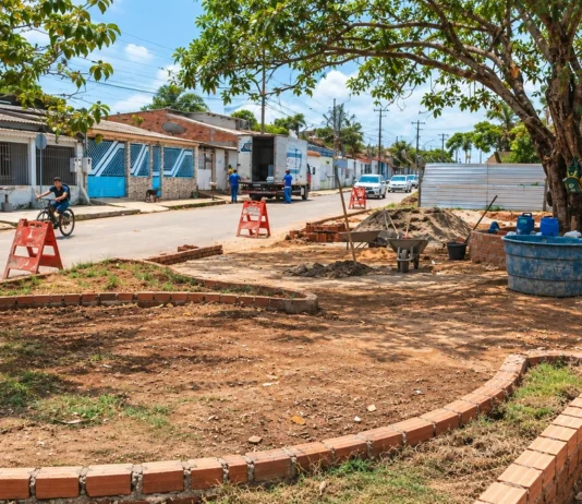 Quarto jardim de chuva de Porto Velho está em construção no Cohab Área do jardim de chuva em construção no bairro Cohab, em Porto Velho
