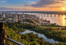 Plano de Porto Velho até 2050 reúne cinco projetos estruturantes PAEDS Porto Velho em composição editorial com cidade, rio Madeira, ponte, logística, áreas verdes e produção rural