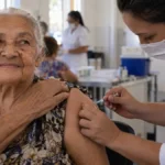 Pneumo 20 é ampliada no SUS para pessoas a partir de 85 anos; Rondônia tem 11.639 no público-alvo Pneumo 20 para idosos é ampliada no SUS para pessoas a partir de 85 anos