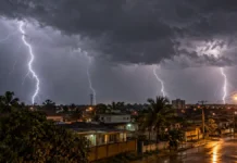 Monitoramento usado pela Energisa aponta mais de 985 mil raios em Rondônia em sete meses Raios em Rondônia passam de 985 mil em monitoramento divulgado pela Energisa