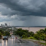 Rondônia terá terça-feira com chuva e trovoadas em diferentes regiões Chuva em Rondônia com céu carregado e condições de instabilidade previstas para esta terça-feira