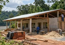 Guajará-Mirim avança com nova escola dentro da Resex Rio Ouro Preto Construção de unidade escolar em área de floresta amazônica, imagem ilustrativa