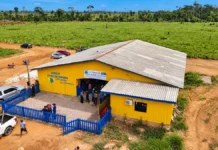 Vila Petrópolis terá escola mais perto de casa após mais de uma década de espera Vista aérea da Escola 03 de Dezembro — Extensão I, em Vila Petrópolis, zona rural de Porto Velho