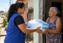 Log Fraldas: beneficiários devem manter cadastro e laudo atualizados em Porto Velho Beneficiária recebe pacote de fraldas em entrega domiciliar em Porto Velho