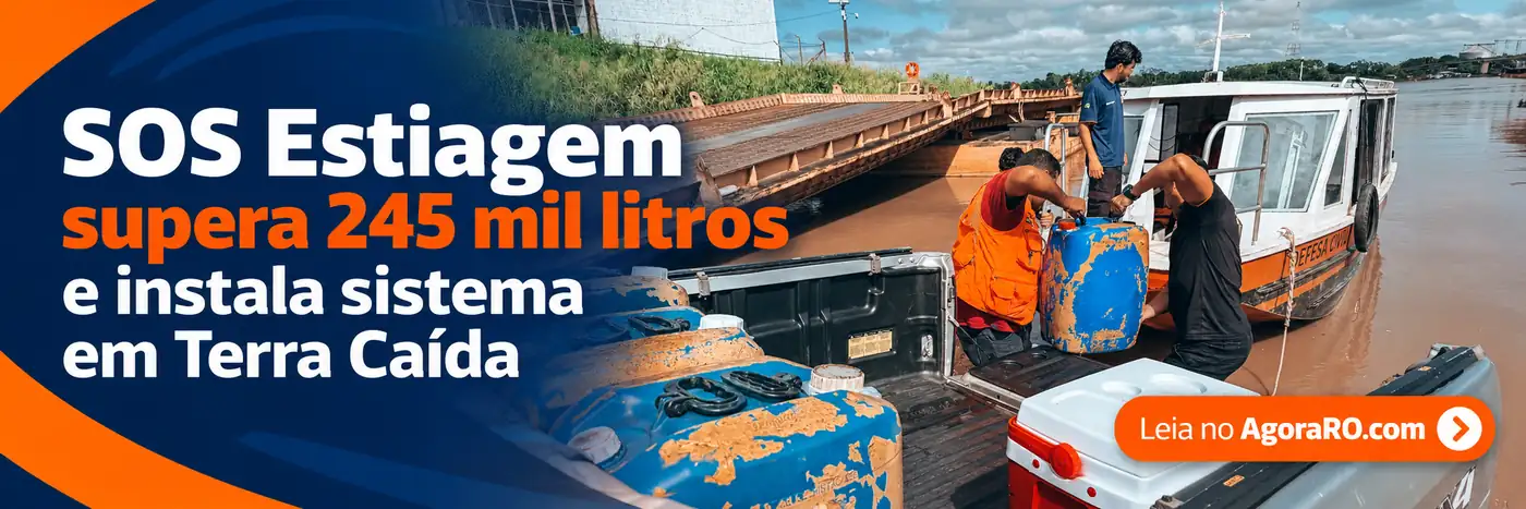 Faixa do SOS Estiagem anuncia mais de 245 mil litros e sistema em Terra Caída, com ilustração de recipientes junto a barco.